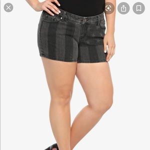 Torrid Size 20 Denim Flag Shorts